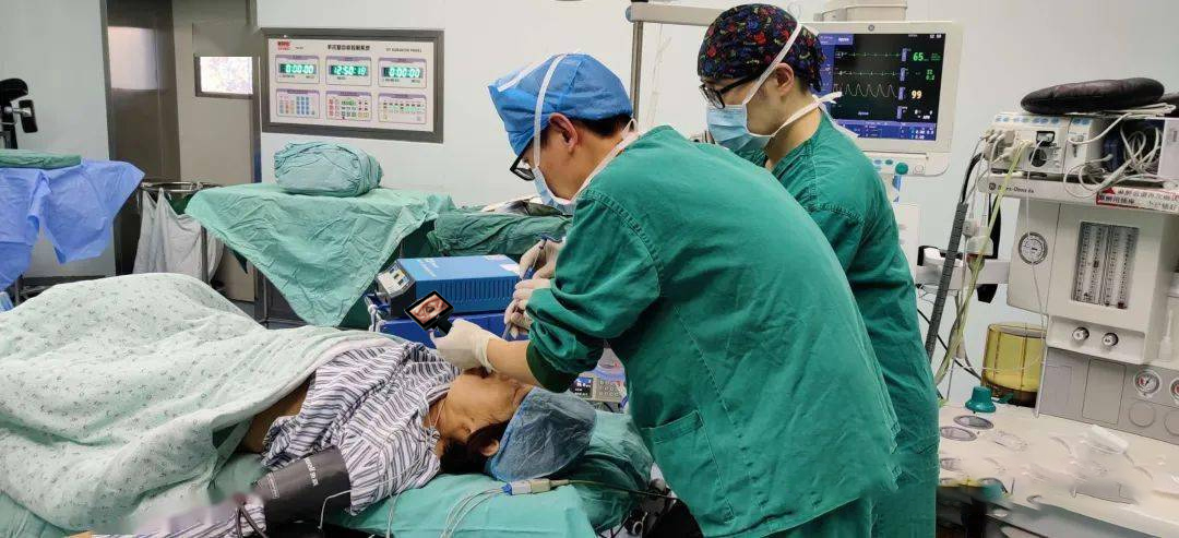 為什么夏天總是喉嚨不舒服？可視喉鏡檢查一下了解原因